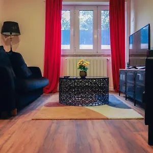 https://charming-4bd-flat-with-terrace-in-alcntara.hotels-lisbon-portugal.com
