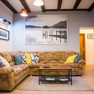 Luxurious With Private Garden Appartement